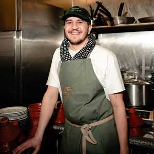 Tarek, un gérant de camion-restaurant à Neuilly-sur-Marne